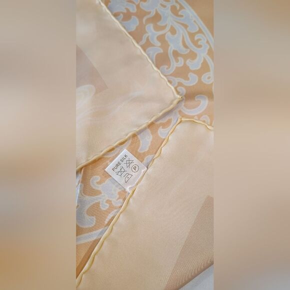 Marja Kurki Large Vintage Floral Silk Scarf w/ Pastel Accents Rolled Hem - Picture 14 of 16